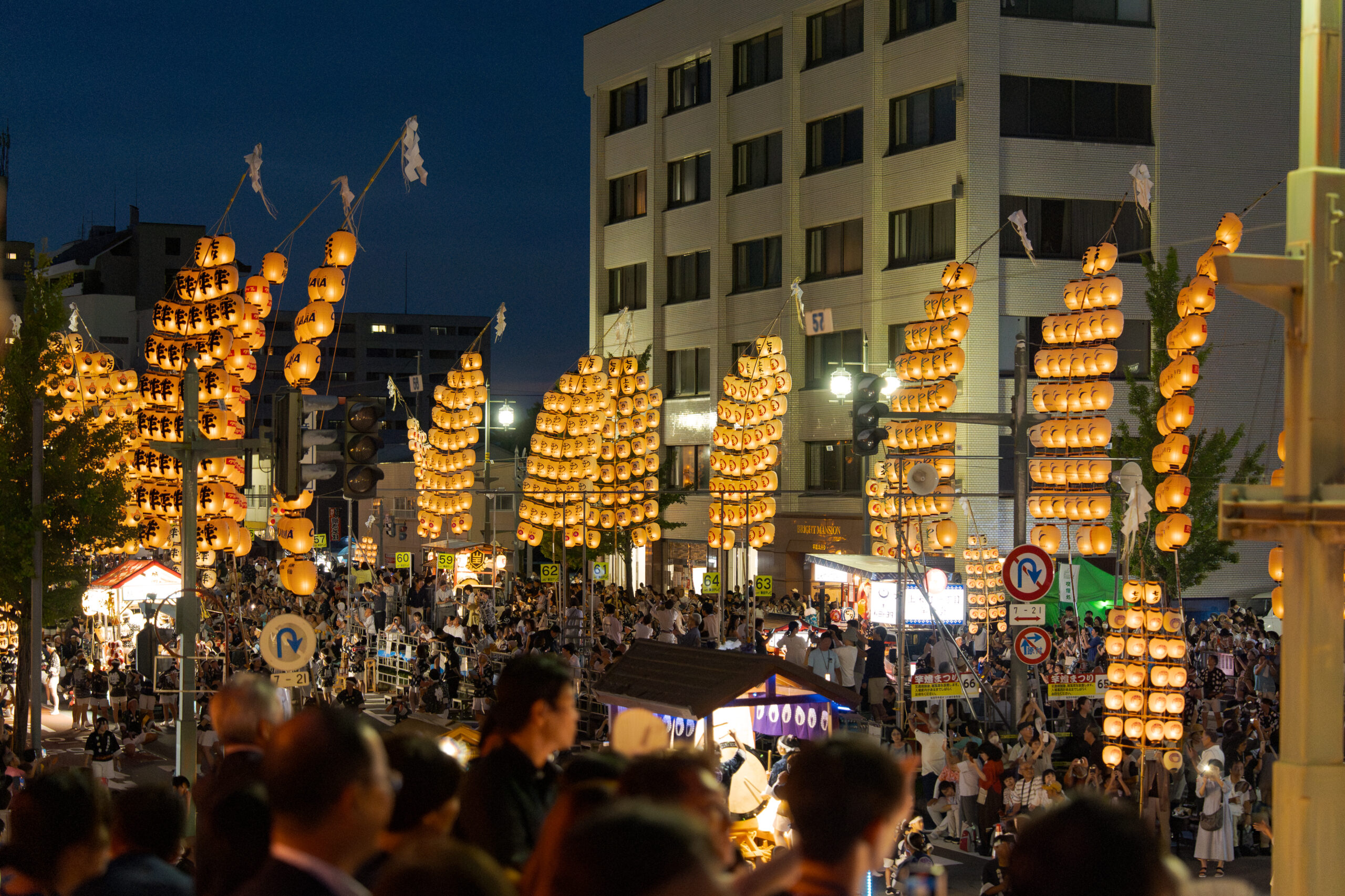 「秋田竿燈まつり」に新たな観覧スタイルを──2025年「プレミアム観覧体験」事業を初実施