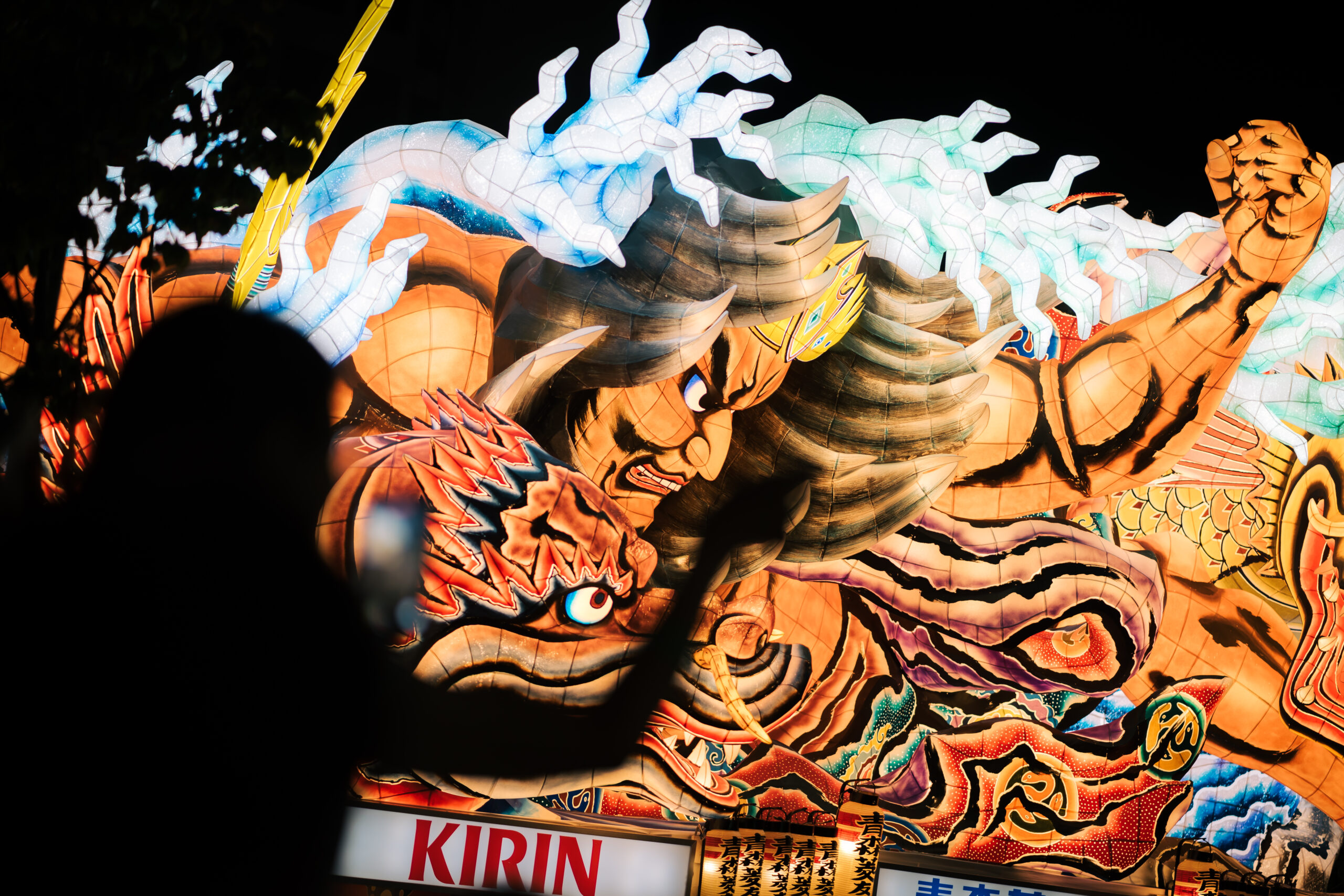 青森ねぶた祭プレミアム観覧席2025──観覧席の深化と、昼夜をつなぐ新たな「高付加価値体験」